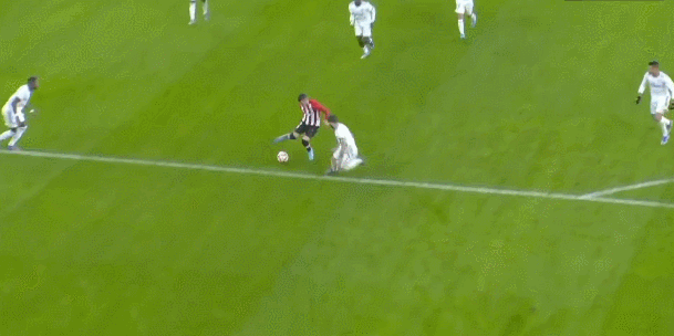 国足备战世界杯又晚了，邵佳一主打年轻牌，30岁老将淡出新国家队